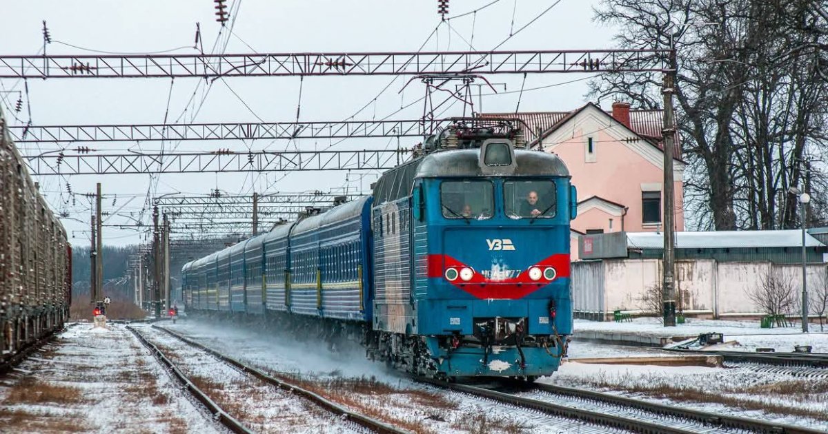 «Укрзализныця» добавляет к поездам вагоны в предновогодний период: перечень —…