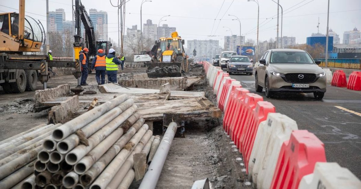 В Киеве капитально ремонтируют путепроводы на Оболони (фото)