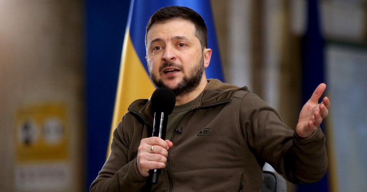 Зеленский заявил, что не будет спорить, если народ захочет его сменить — видео