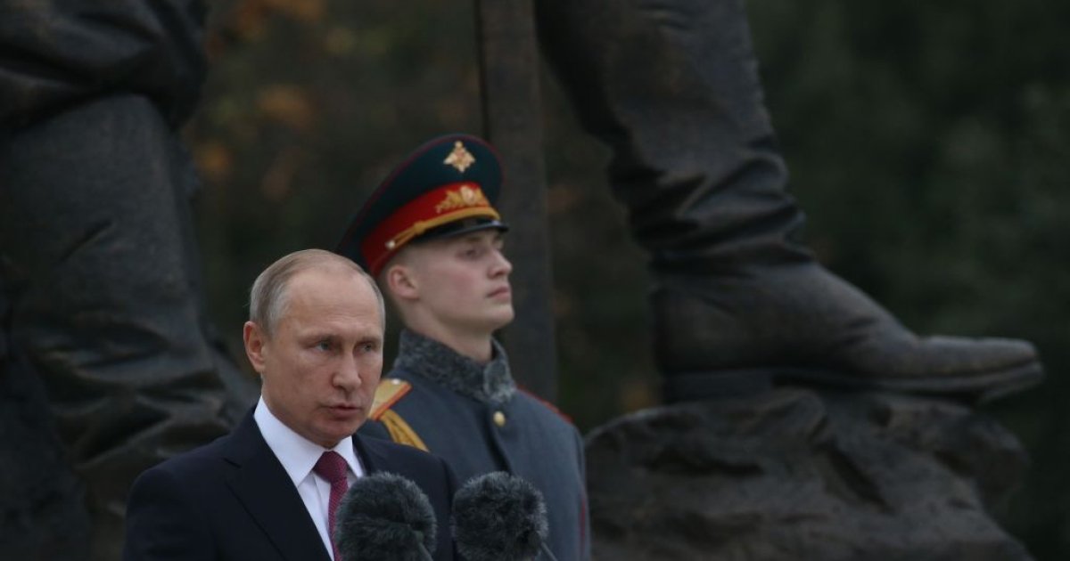 почему Путин мечтает быть похожим на императора Александра ІІІ, но неудачно его копирует