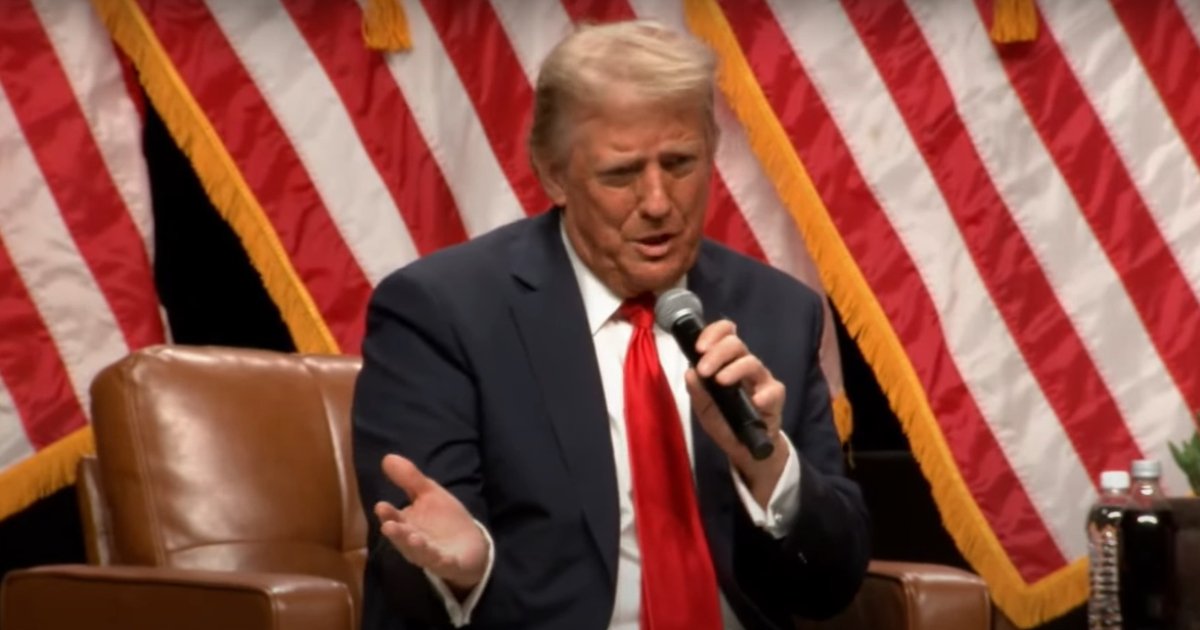 Трамп рассказал о поставках оружия Украине и разговоре с Путиным (видео)