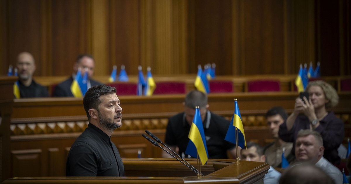 появилось полное видео спора между Зеленским и Гончаренко
