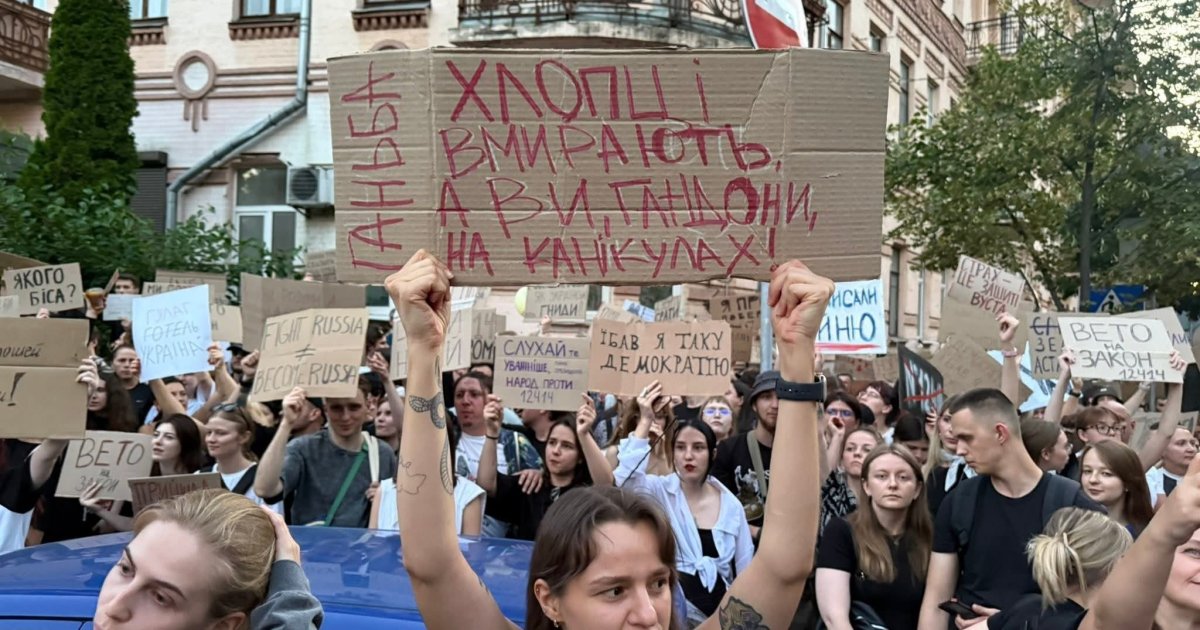 какие «перлы» написали украинцы на плакатах в ходе протестов (фото)