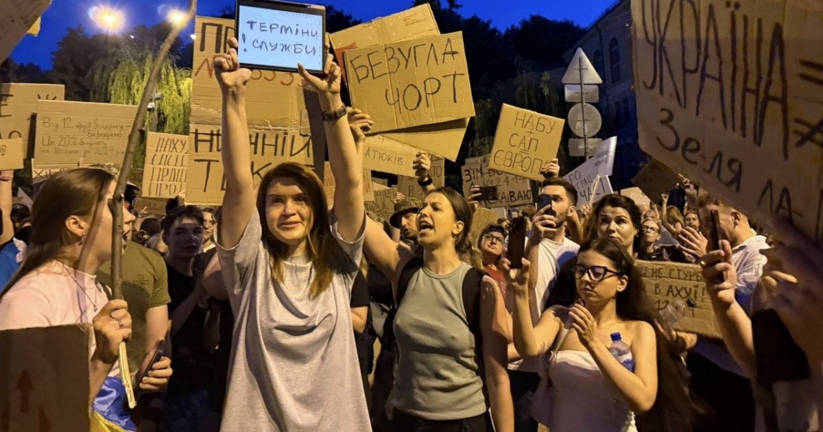 «Нельзя игнорировать происходящее»: Безуглая ответила на критику и троллинг (видео)