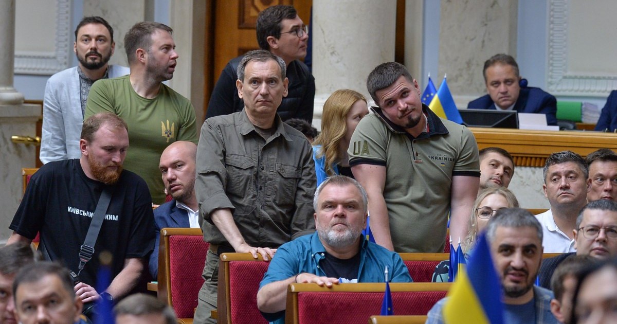 Новый законопроект Зеленского о НАБУ: Рада готовит внеочередное заседание