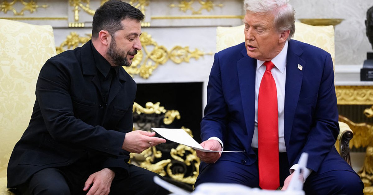 Зеленский пошутил о карте Украины, которую ему показал на встрече Трамп, и захотел забрать ее