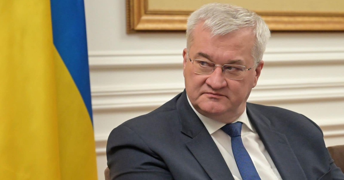 в украинском МИД эмоционально ответили Петеру Сийярто