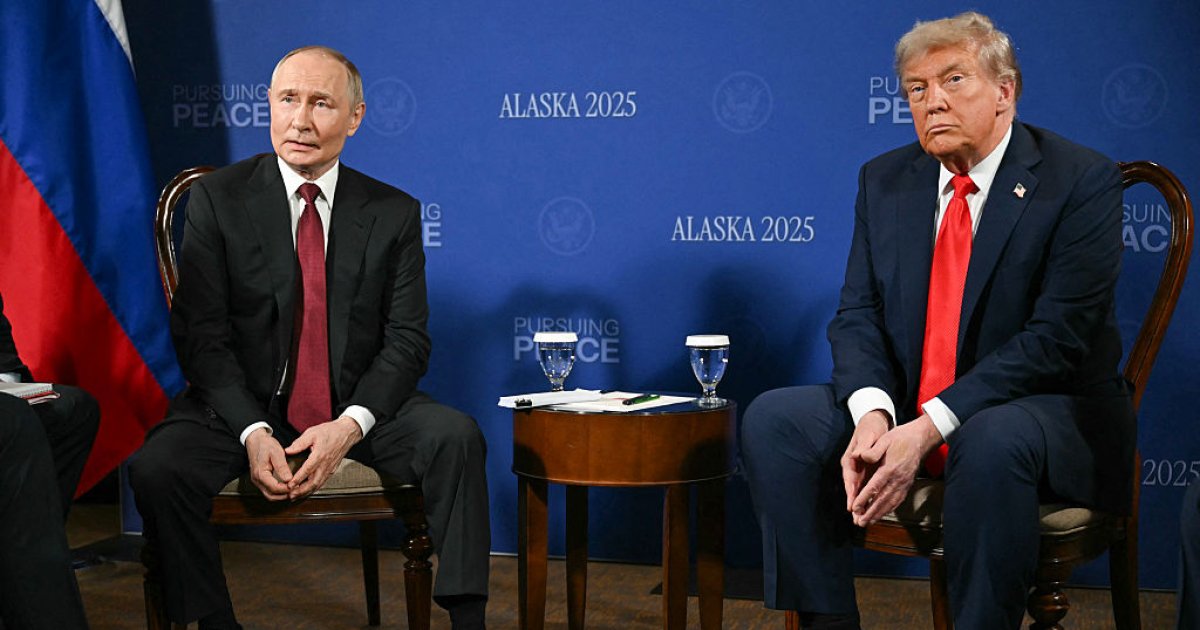 Путин на переговорах с Трампом «читает лекцию» президенту США, — СМИ (фото)