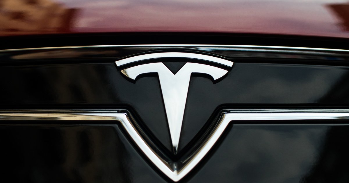 Рынок электромобилей США: Tesla теряет позиции