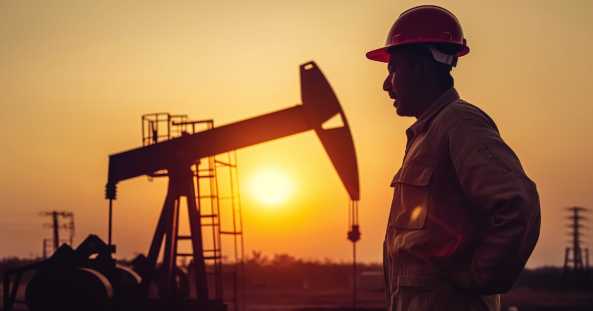 Цены на нефть растут из-за ударов по нефтеперерабатывающим заводам в России