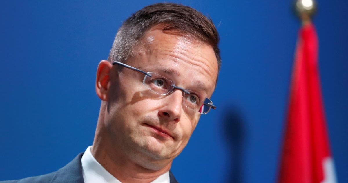 Сийярто назвал заявления об отмене саммита фейковыми