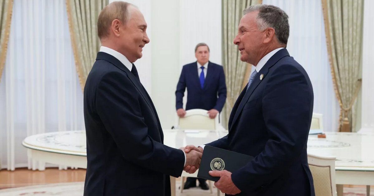 Утечка разговора Ушакова Дмитриева не беспокоит представителя Кремля — видео