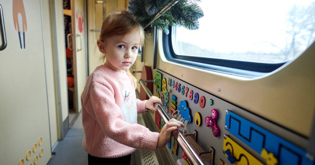 Укрзализныця запустила еще два детских вагона на маршруте Киев — Ясиня — Delo.ua