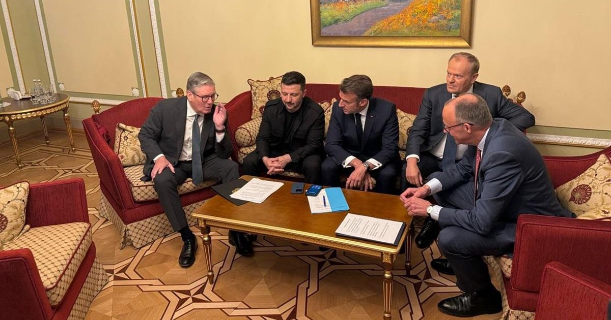 Макрон предупредил Зеленского о предательстве США: Der Spiegel опубликовал стенограмму разговора