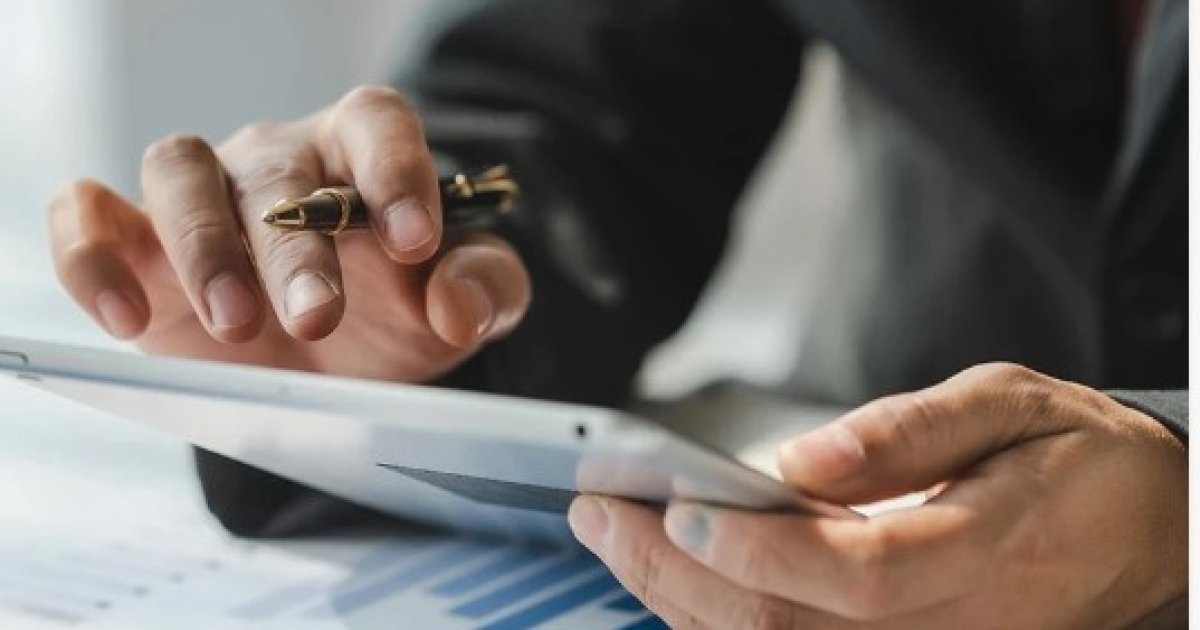 количество рисковых плательщиков уменьшилось вдвое