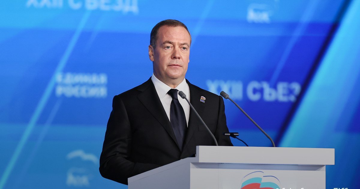 Мирные переговоры — Медведев угрожает Зеленскому расправой