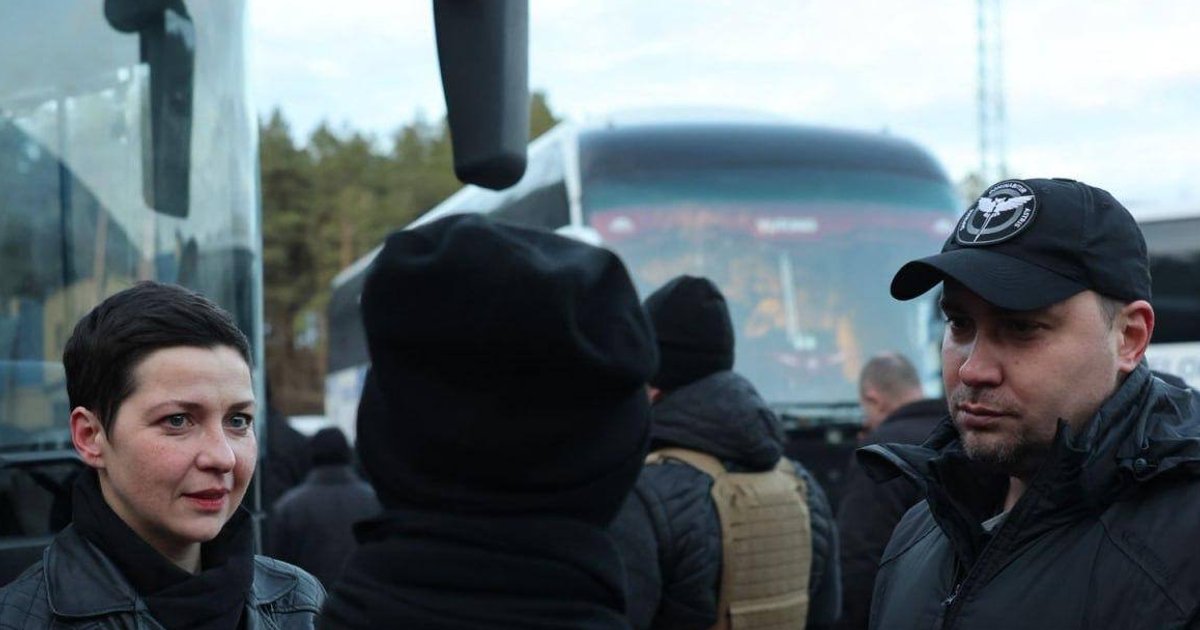 в Украину приехали более 100 политзаключенных, помилованных Лукашенко