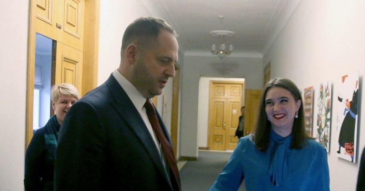 Андрей Ермак хотел стать президентом Украины и вводил в заблуждение Зеленского, — Юлия Мендель