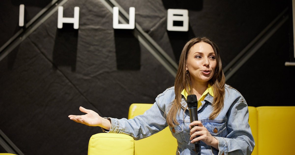 Нардеп Загоруйко играла в «три в ряд» во время встречи с главой НАБУ (видео)