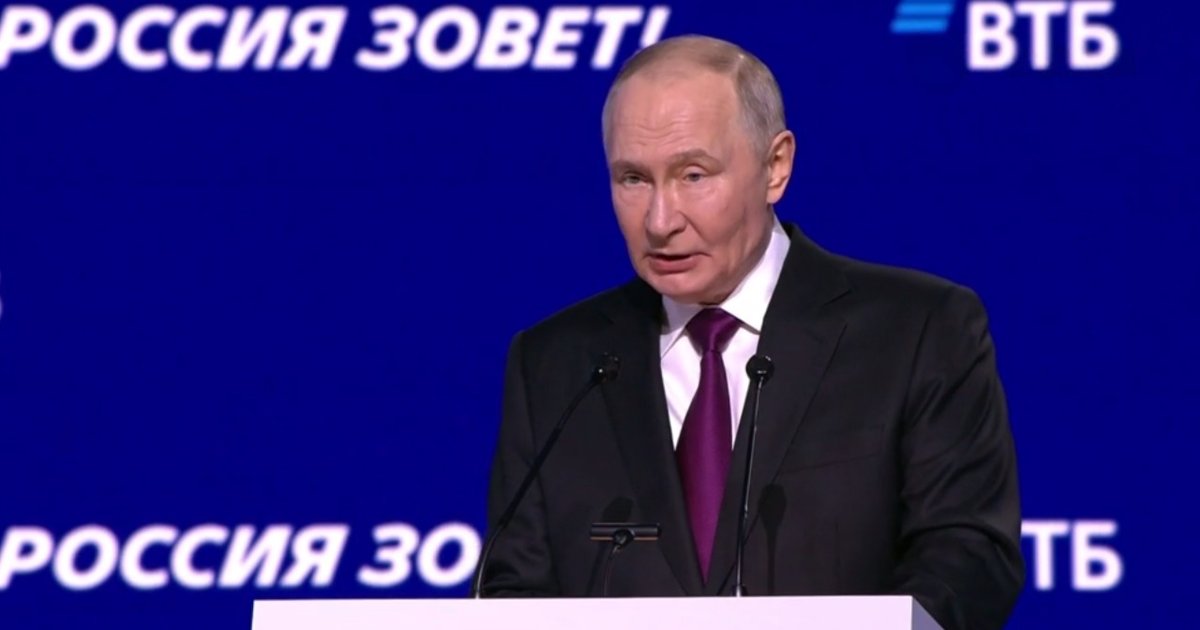 Путин обвинил Украину в намерении применить ядерный компонент