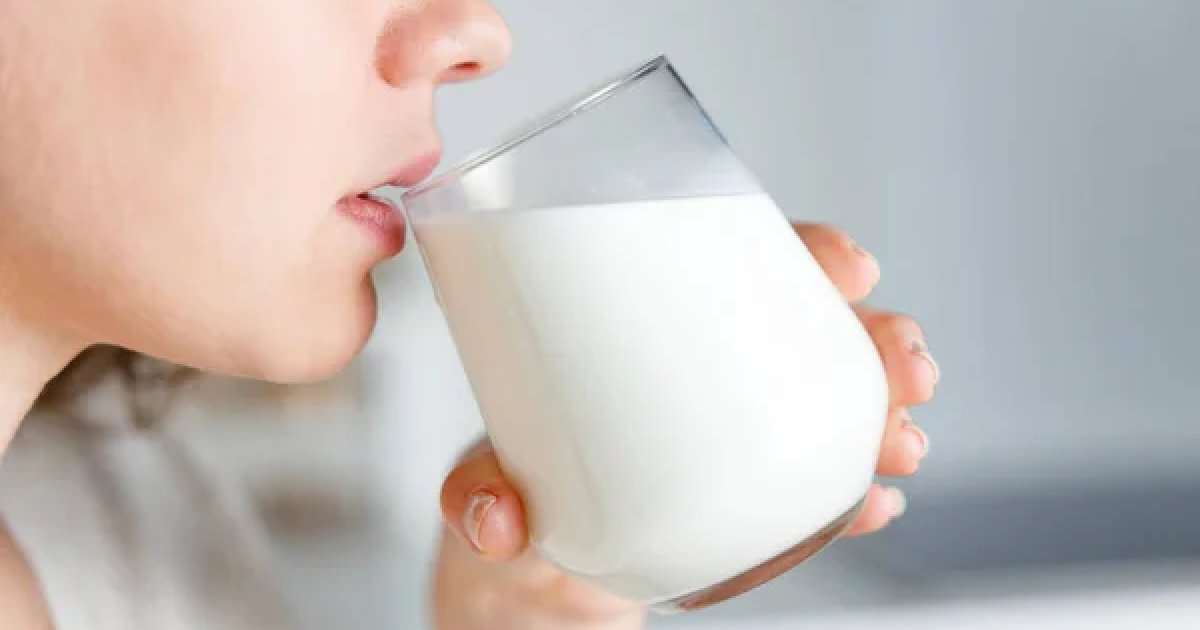 Молочные продукты подорожали за год, но месячное понижение продолжается