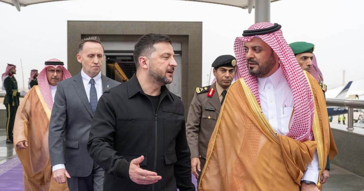 Запланированы важные встречи: Владимир Зеленский прибыл в Саудовскую Аравию (видео)