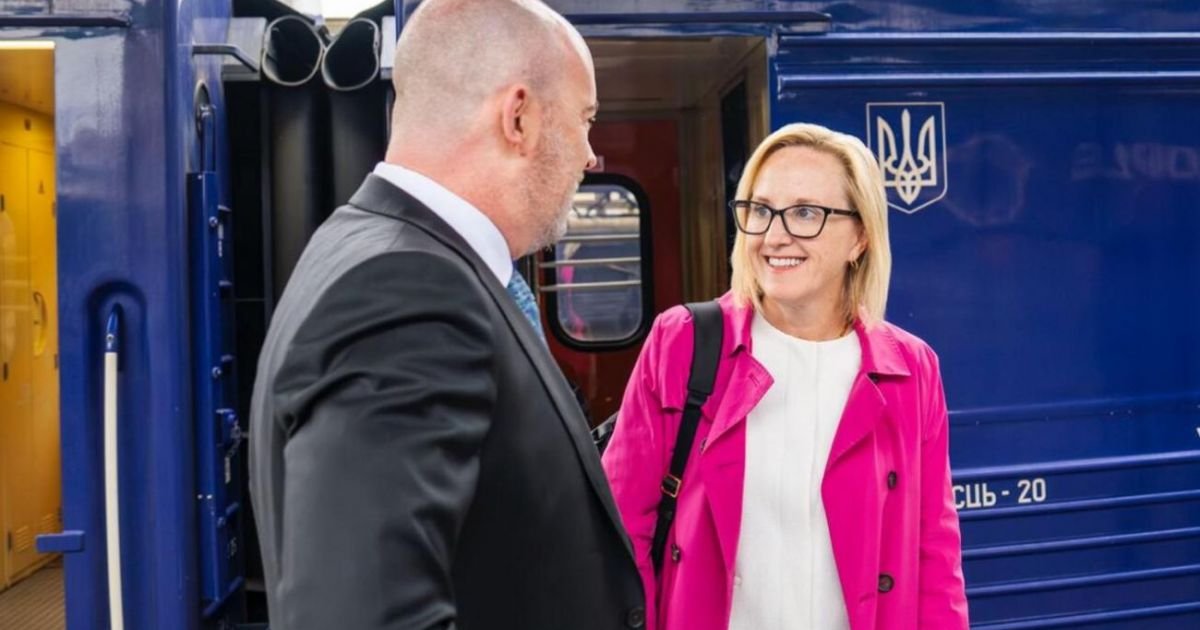 Посол США в Украине уйдет в отставку из-за разногласий с Трампом, — FT