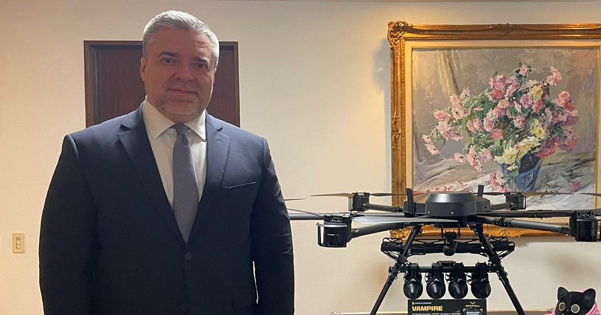 Украина надеется покупать у Японии оружие для войны с РФ, а продавать дроны, — посол в Токио
