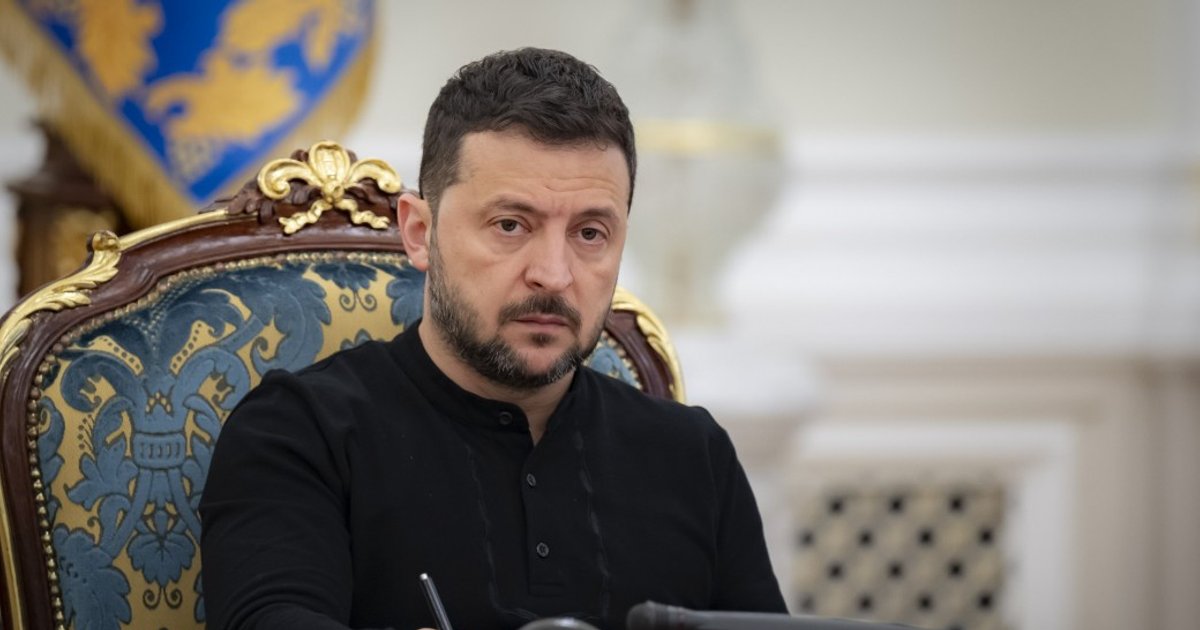Зеленский исключил русский язык из перечня защищенных