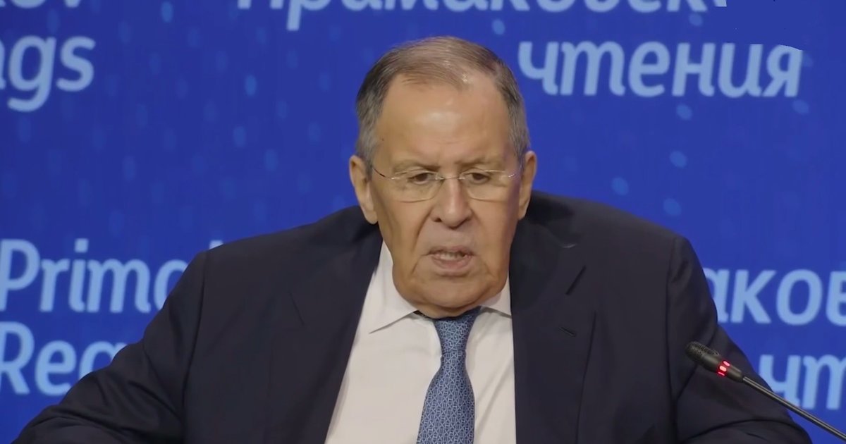 Лавров заявил, что РФ не остановится по линии фронта для переговоров