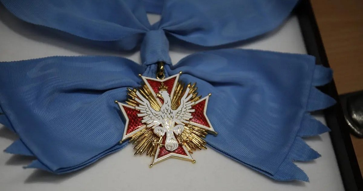 в Польше объяснили почему не забрали Орден Белого Орла у Муссолини и Екатерины II