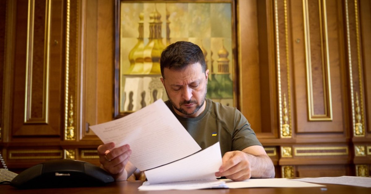 Ткаченко, Калашник и Ким уволены: кого Зеленский назначил вместо них — указы