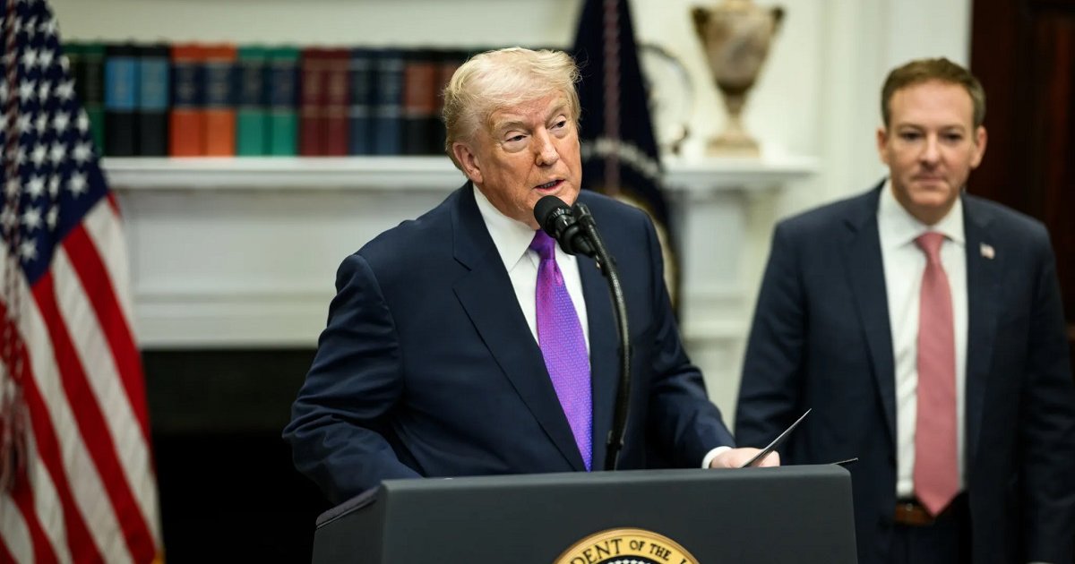 Трамп ответил на просьбу Зеленского о предоставлении Украине ракет Patriot (видео)