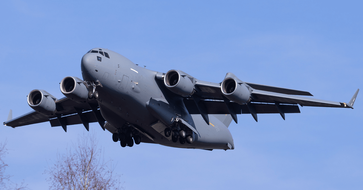Визит директора ЦРУ в Москву — самолет Boeing C-17 Globemaster II вылетел из России