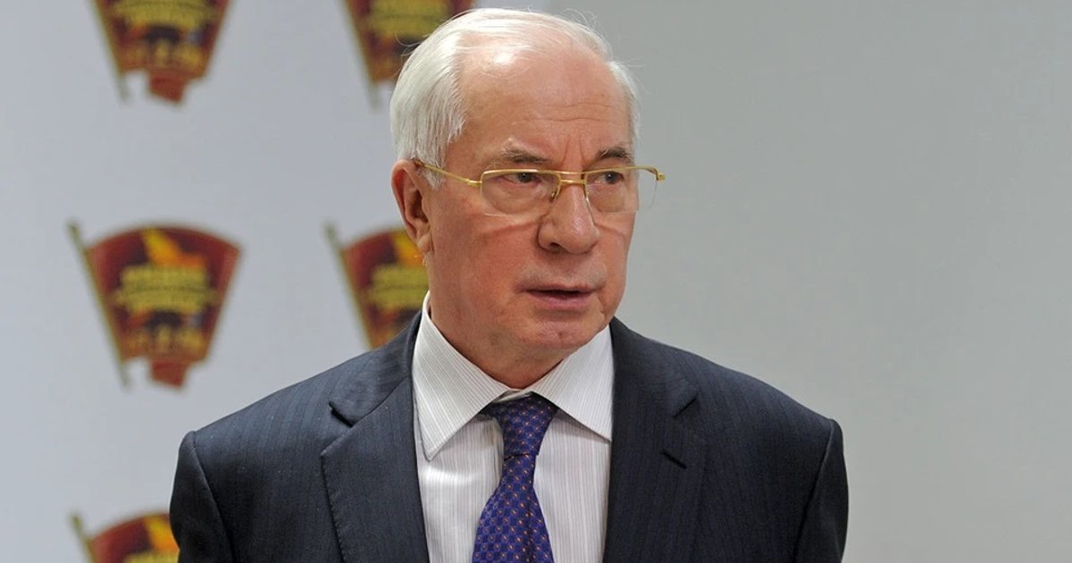 чем владеют бывший соратник беглого президента Януковича и его сын