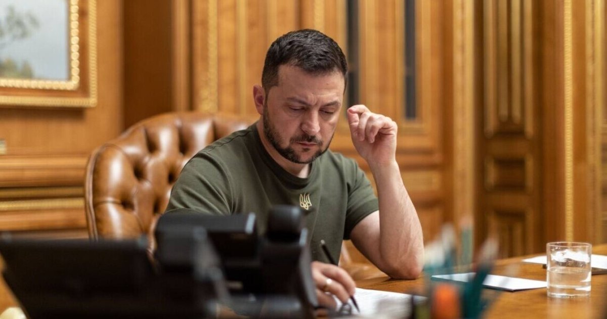 Зеленский внезапно уволил одного из высокопоставленных чиновников СБУ: что известно (указ)