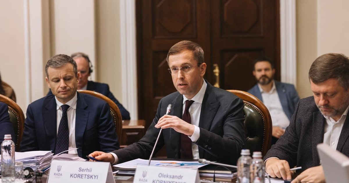 Сокращение чиновников в Украине — Корецкий сократит штат Кабмина и заместителей