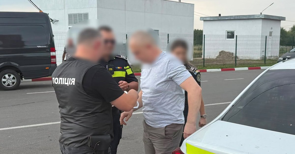 Скрывался от Интерпола почти 3 года: бывшего мэра Рахова вернули в Украину, он уже на свободе