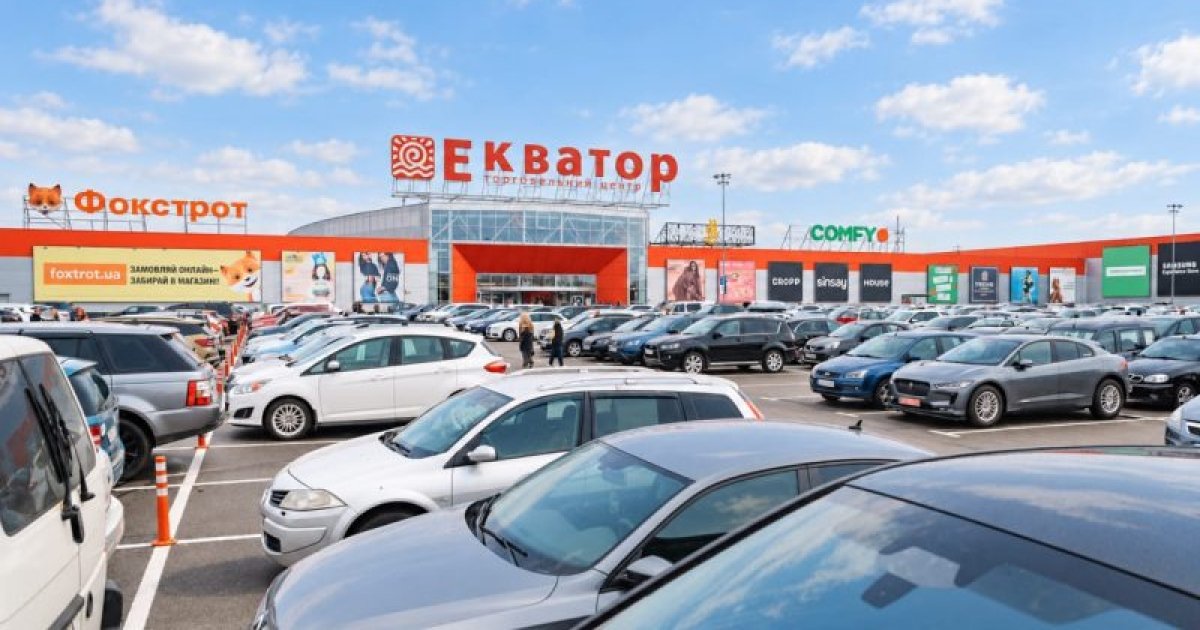 ТРЦ Экватор в Ровно возобновляет работу после падения обломков БПЛА
