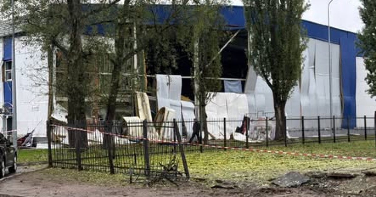 В Киеве повреждена арена, где тренируются юные хоккеисты и проводят чемпионат