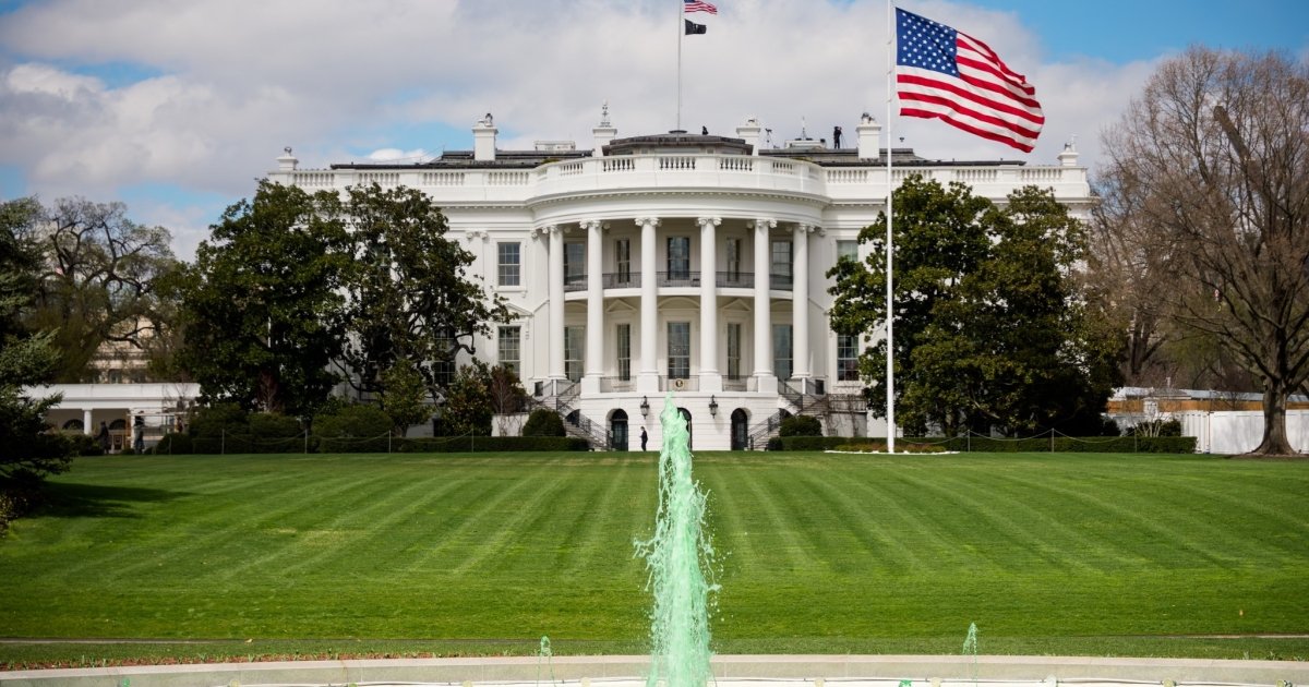 Трамп отдал приказ об ограничении спутниковой связи для Украины