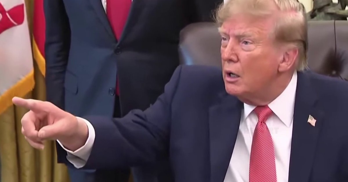 «Тихо! Ты что, болен?» — Трамп нахамил журналистам и хочет выселить прессу из Белого дома (видео)